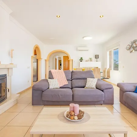 Almendros - Plusholidays Calp