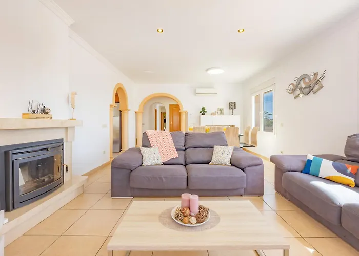 Almendros - Plusholidays Ifach